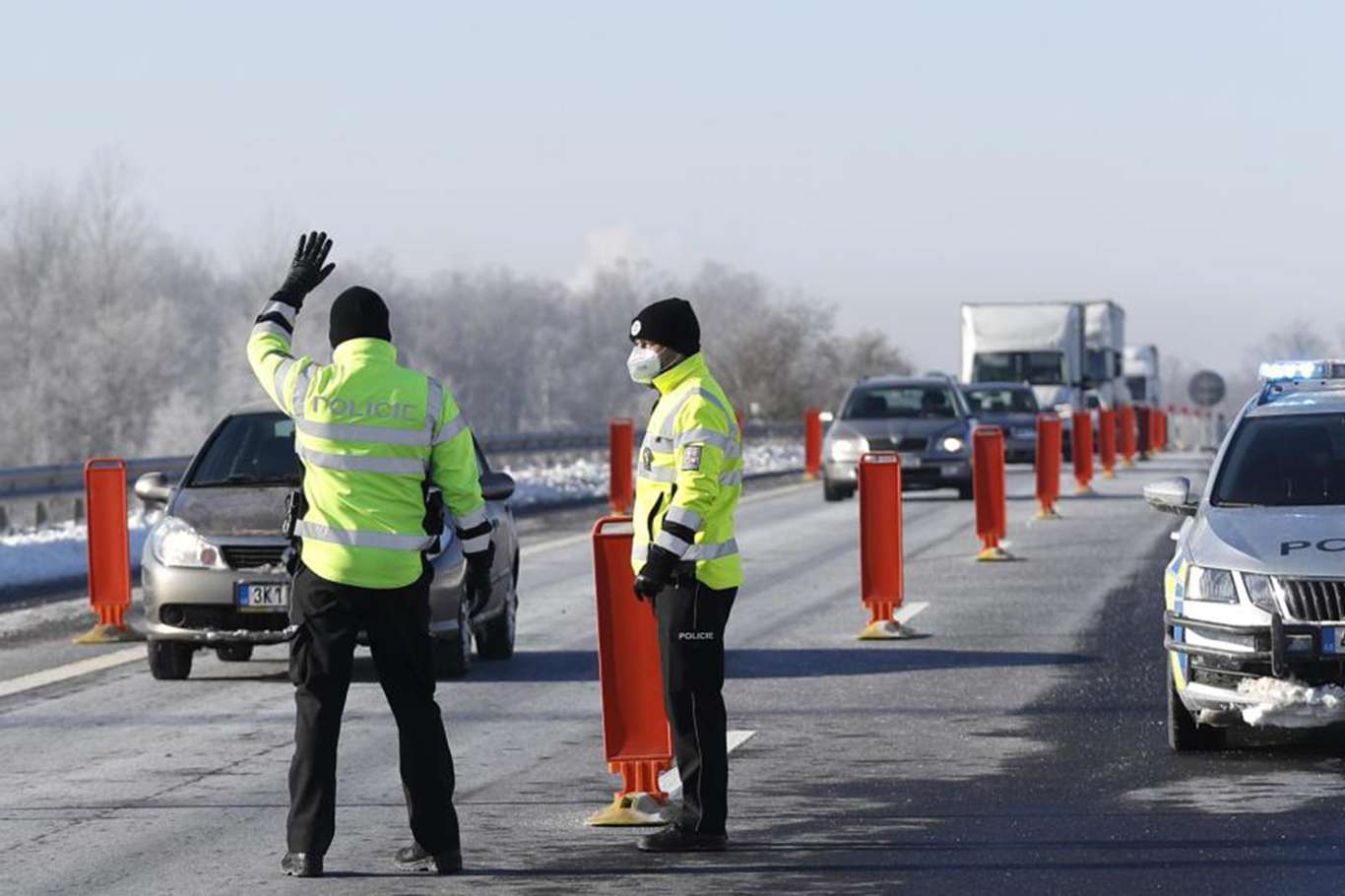 Almanya, Avusturya ve Çekya sınırlarını kapattı Almanya, Avusturya ve Çekya sınırlarını kapattı